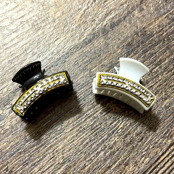 2 hair clips - Picture 1 of 4